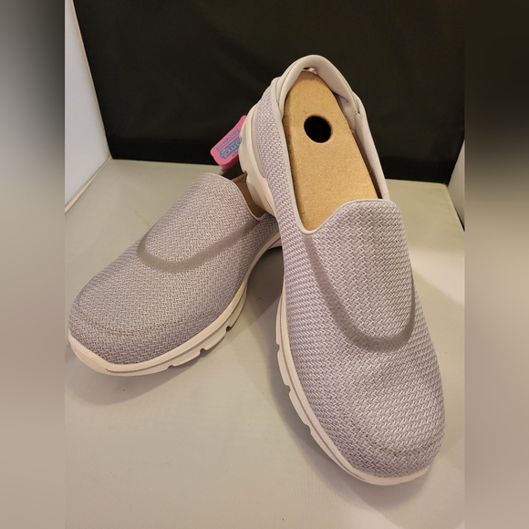 Skechers Performance Light Gray Go Walk 3 Slip-Ons - Size 9 - Picture 2 of 6